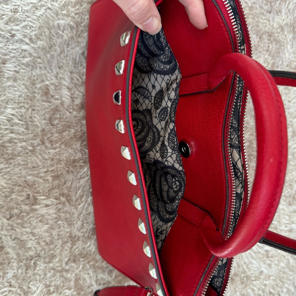 Carlos Santana red faux leather shoulder bag with silver studs - Picture 8 of 12